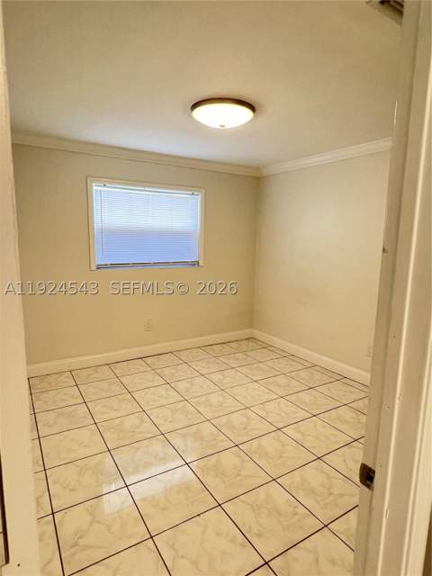 1471 W 43rd Pl 302, Hialeah FL - photo 8 of 9