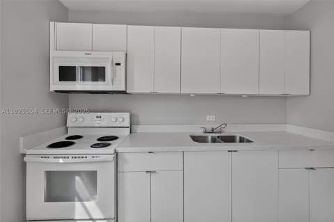 14801 Lincoln Blvd, Miami FL - photo 22 of 32