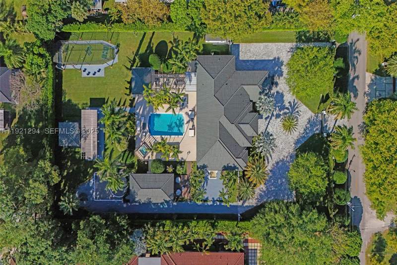 4 bedroom SingleFamilyResidence at 10400 SW 62nd St, Miller Drive Estates, Miami — photo 2