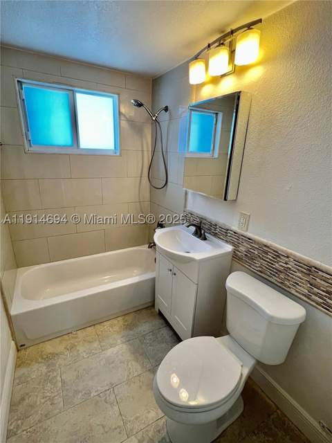 2700 NE 135th St 45, North Miami FL - photo 11 of 27