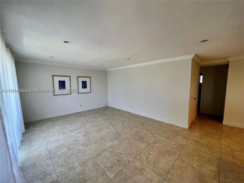 2 bedroom Condominium at 2700 NE 135th St 45, Fairmont House, North Miami — photo 5