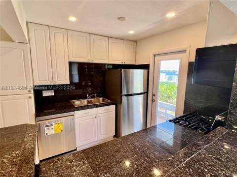 2700 NE 135th St 45, North Miami FL - photo 9 of 27