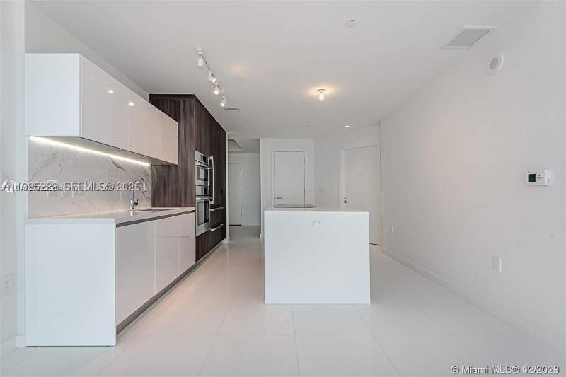 2 bedroom Condominium at 851 NE 1st Ave 1608, Paramount Miami World, Miami — photo 4