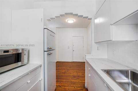 1611 Euclid Ave 8, Miami Beach FL - photo 11 of 16