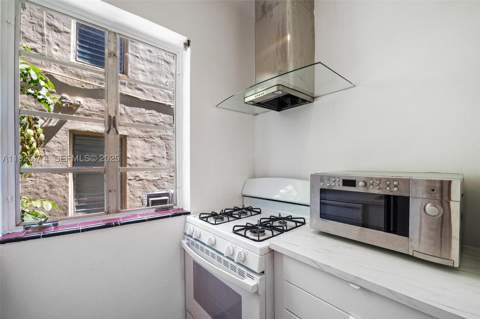 1611 Euclid Ave 8, Miami Beach FL - photo 7 of 16