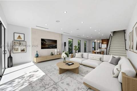 2612 SW 17th St, Miami FL - photo 13 of 43