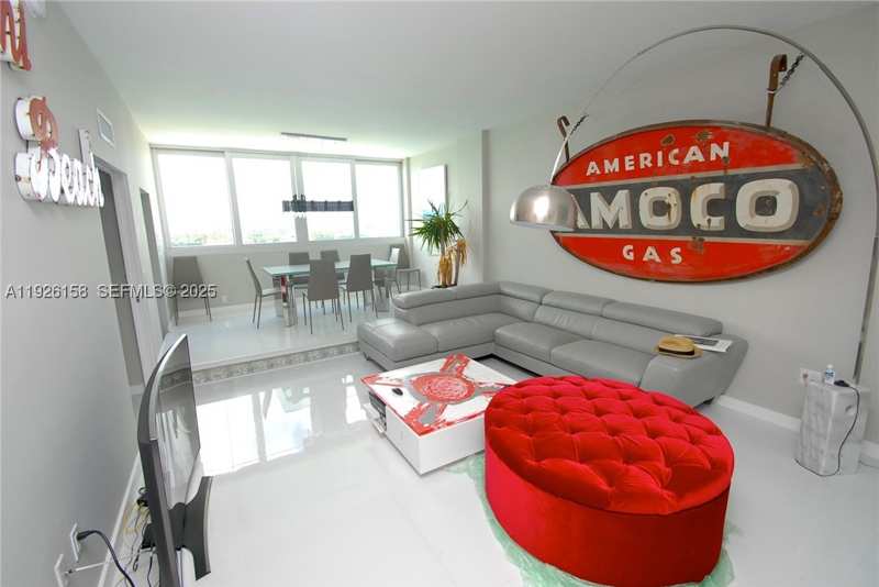 1 bedroom Condominium at 800 West Ave Ph27, South Bay Club, Miami Beach — photo 1