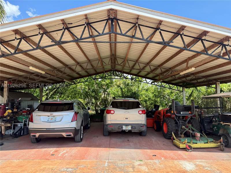 3 bedroom SingleFamilyResidence at 20401 SW 184th St, The Redlands, Miami — photo 4