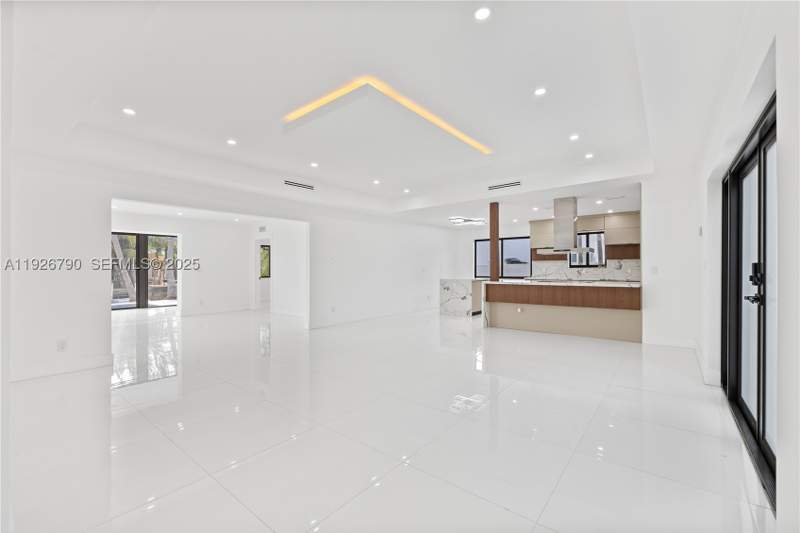 4 bedroom SingleFamilyResidence at 1200 Cleveland Rd, Biscayne Point, Miami Beach — photo 4