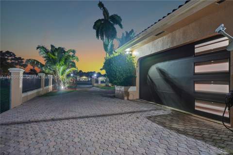 3001 SW 132nd Ave, Miami FL - photo 8 of 55