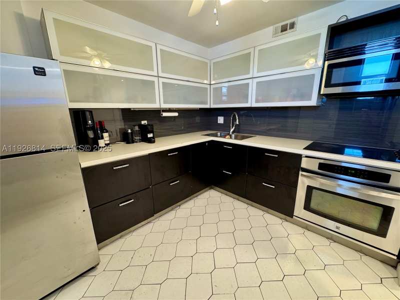 2 bedroom Condominium at 3660 NE 166th St 812, Eastern Shores White Hous, North Miami Beach — photo 1