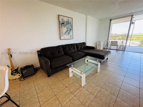 3660 NE 166th St 812, North Miami Beach FL - photo 11 of 46
