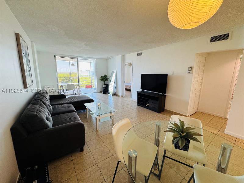 2 bedroom Condominium at 3660 NE 166th St 812, Eastern Shores White Hous, North Miami Beach — photo 2