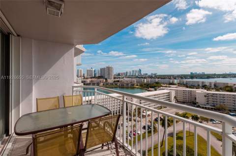 18011 Biscayne Blvd 1501, Aventura FL - photo 10 of 69
