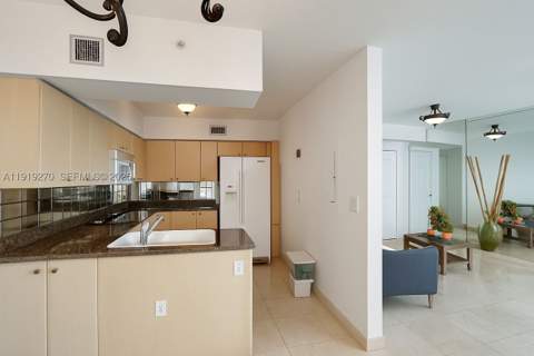 3370 Hidden Bay Dr 511, Aventura FL - photo 7 of 29