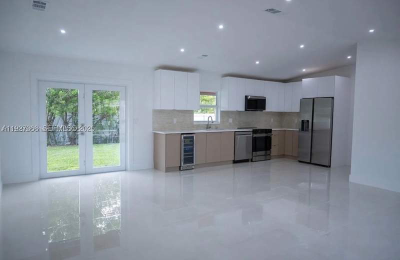 3 bedroom SingleFamilyResidence at 26222 SW 124th Pl, Meadow Woodmanor Sec 2, Homestead — photo 3