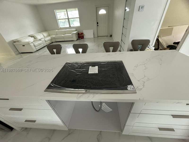 3 bedroom SingleFamilyResidence at 21160 SW 328th St, Near Florida City, Homestead — photo 1