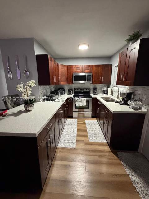 100 NE 171st Ter, Miami FL - photo 6 of 17