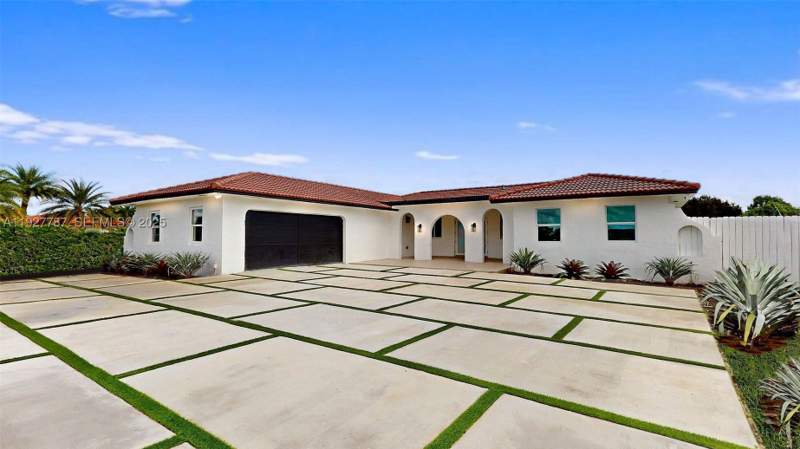 4 bedroom SingleFamilyResidence at 3801 SW 132nd Ave, J G Heads Farms Unit A, Miami — photo 5
