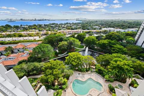 1000 Quayside Terrace 1606, Miami FL - photo 7 of 57
