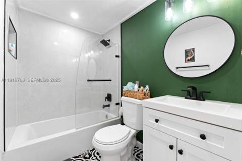 2262 NW 4th St, Miami FL - photo 12 of 30
