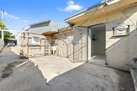 2262 NW 4th St, Miami FL - photo 17 of 30