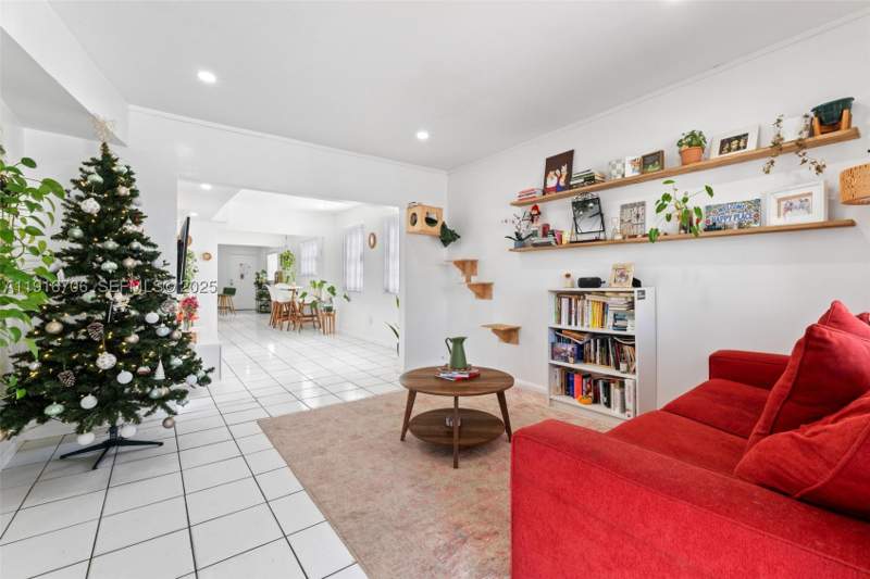 3 bedroom SingleFamilyResidence at 2262 NW 4th St, City Line Park Amd, Miami — photo 4