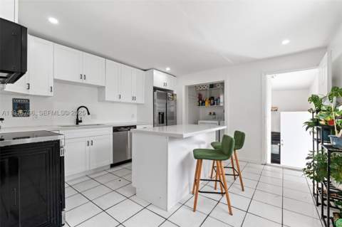 2262 NW 4th St, Miami FL - photo 8 of 30
