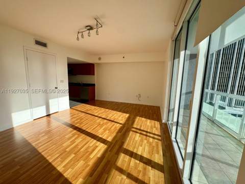 50 Biscayne Blvd 1703, Miami FL - photo 9 of 34