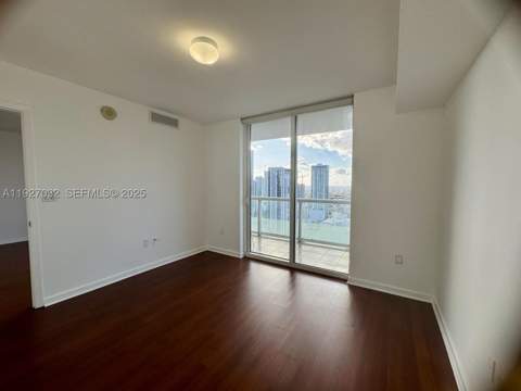 50 Biscayne Blvd 3807, Miami FL - photo 12 of 41
