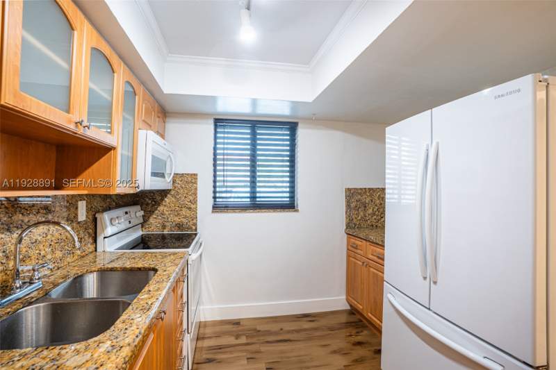 2 bedroom Townhouse at 895 W 80th Pl, Bradley Estates, Hialeah — photo 5
