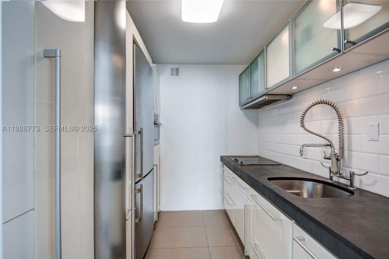 2 bedroom Condominium at 1000 West Ave 311, MIRADOR 1000 CONDO, Miami Beach — photo 5