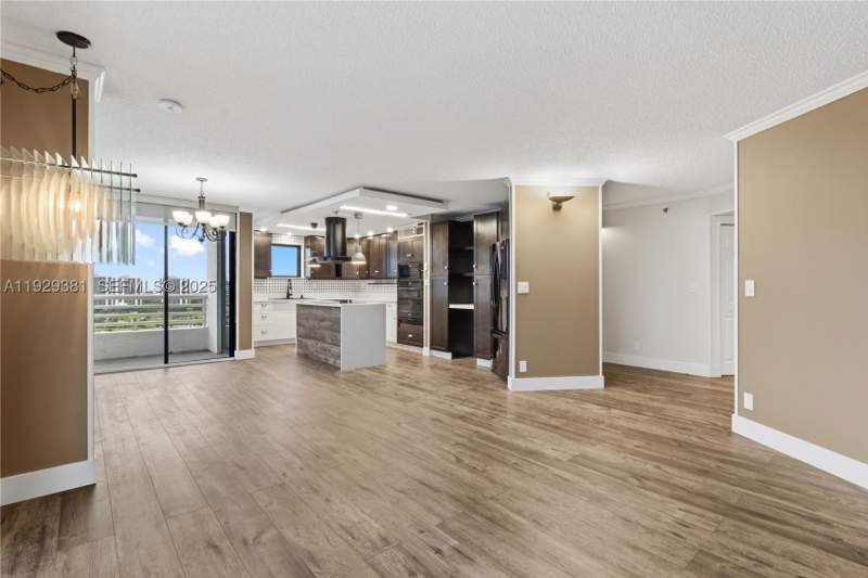 2 bedroom Condominium at 3300 NE 192nd St Lp06, Parc Central Aventura Eas, Aventura — photo 2