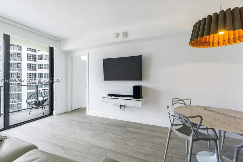 1 bedroom Condominium at 121 NE 34th St 1203, 3401 Midtown Condo, Miami — photo 4