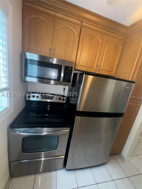 401 Collins Ave 21, Miami Beach FL - photo 12 of 32