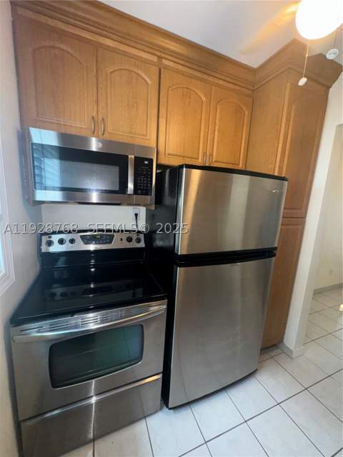 401 Collins Ave 21, Miami Beach FL - photo 13 of 32
