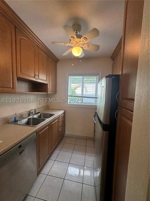 401 Collins Ave 21, Miami Beach FL - photo 8 of 32