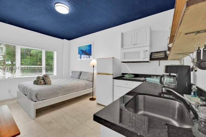 0 bedroom Condominium at 255 W 24th St 302, The Mantell Condo, Miami Beach — photo 5