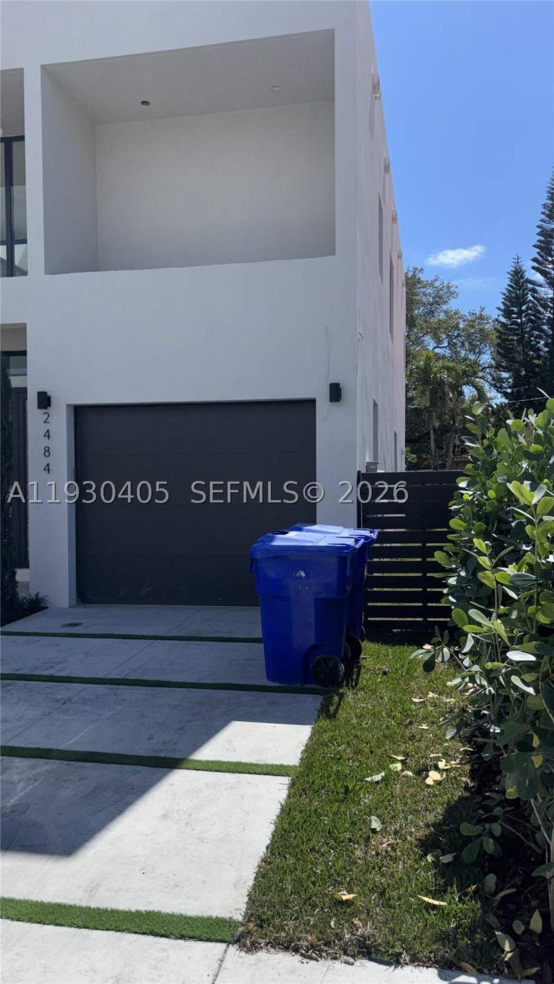 4 bedroom SingleFamilyResidence at 2484 SW 18th St, Silver Belle, Miami — photo 3