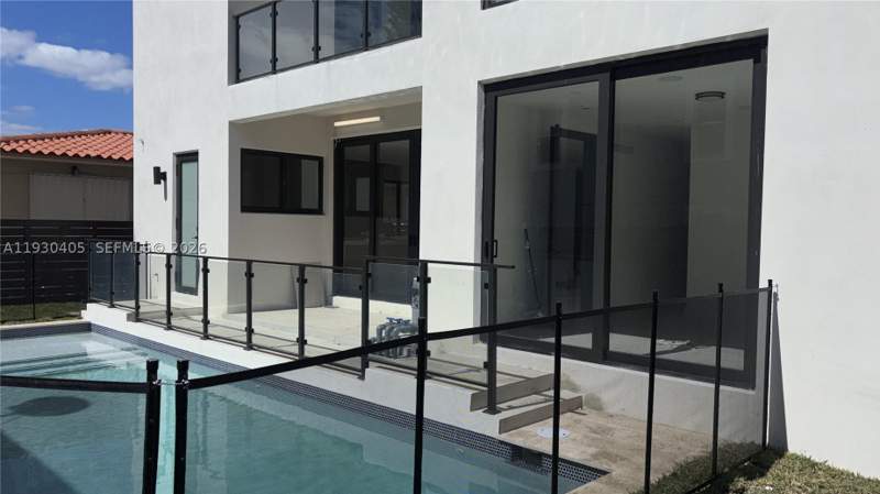 4 bedroom SingleFamilyResidence at 2484 SW 18th St, Silver Belle, Miami — photo 4