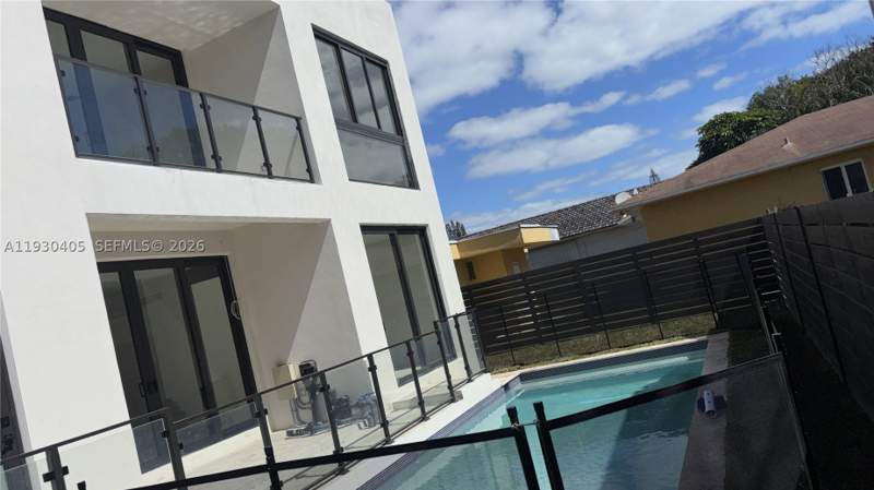 4 bedroom SingleFamilyResidence at 2484 SW 18th St, Silver Belle, Miami — photo 5