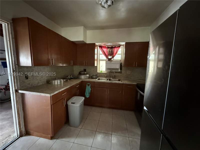 4 bedroom SingleFamilyResidence at 14630 NE 5th Ct, Oak Ranch Manor Corr Pl O, Miami — photo 3