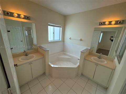 2452 SE 19th Ct, Homestead FL - photo 6 of 21