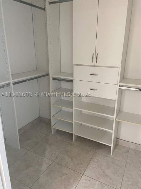 3370 Hidden Bay Dr 1914, Aventura FL - photo 10 of 18