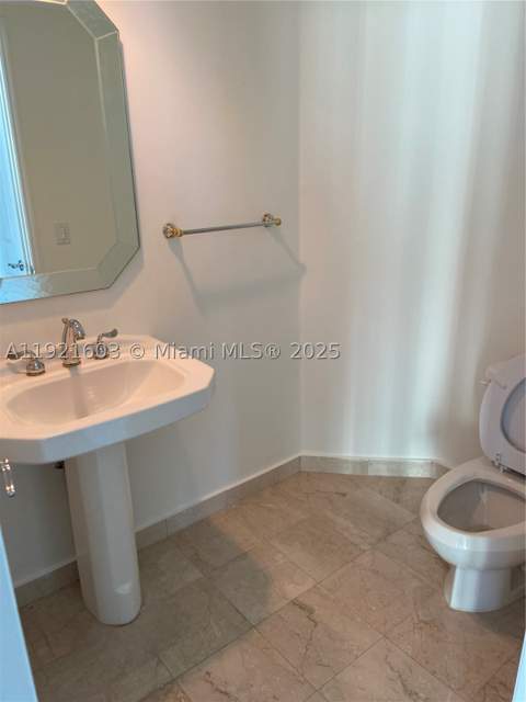 3370 Hidden Bay Dr 1914, Aventura FL - photo 15 of 18