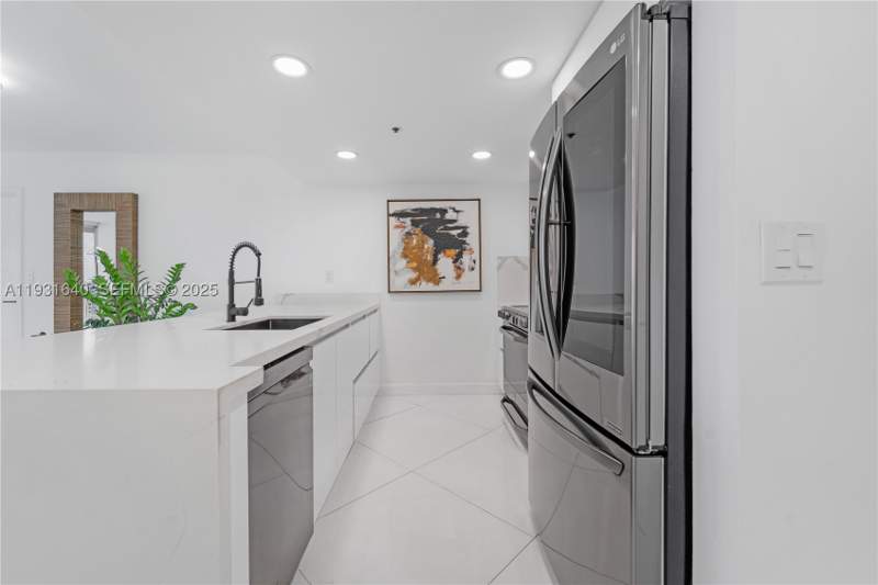 2 bedroom Condominium at 7601 E Treasure Dr 819, The Grandview Palace Cond, North Bay Village — photo 3