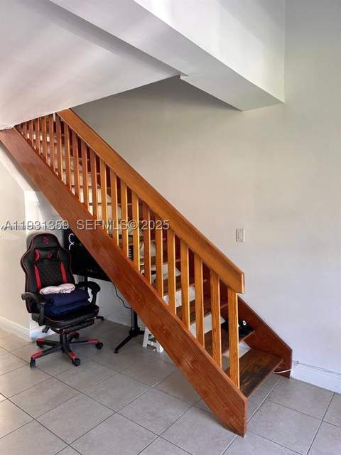 18101 NW 68th Ave C202, Hialeah FL - photo 6 of 10