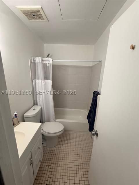 18101 NW 68th Ave C202, Hialeah FL - photo 9 of 10