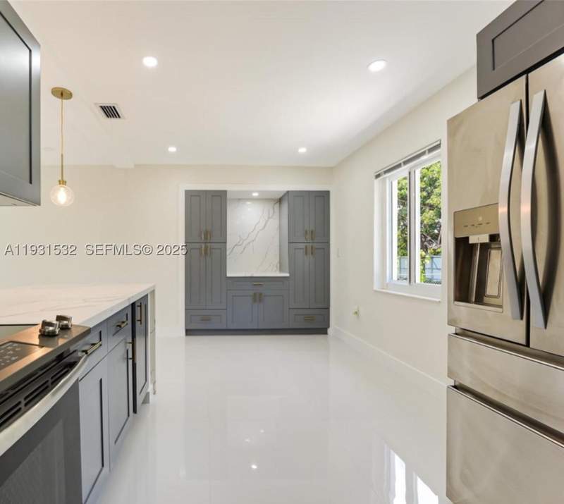 4 bedroom SingleFamilyResidence at 851 NW 146th St, BISCAYNE GARDENS SEC F PA, Miami — photo 4
