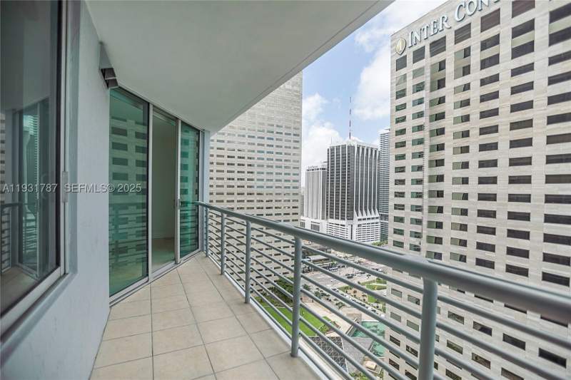 1 bedroom Condominium at 335 S Biscayne Blvd 2710, One Miami East Condo, Miami — photo 2